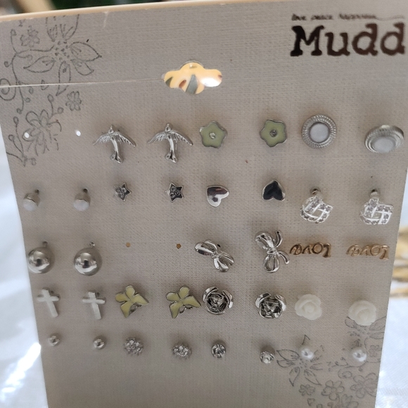 Mudd Earrings - Picture 6 of 6
